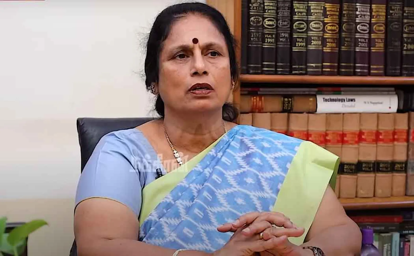   Advocate Santhakumari's Valakku En - 16